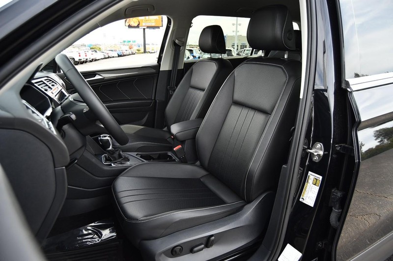 Volkswagen Tiguan Vehicle Image 19