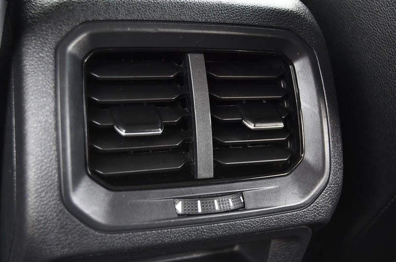 Volkswagen Tiguan Vehicle Image 22