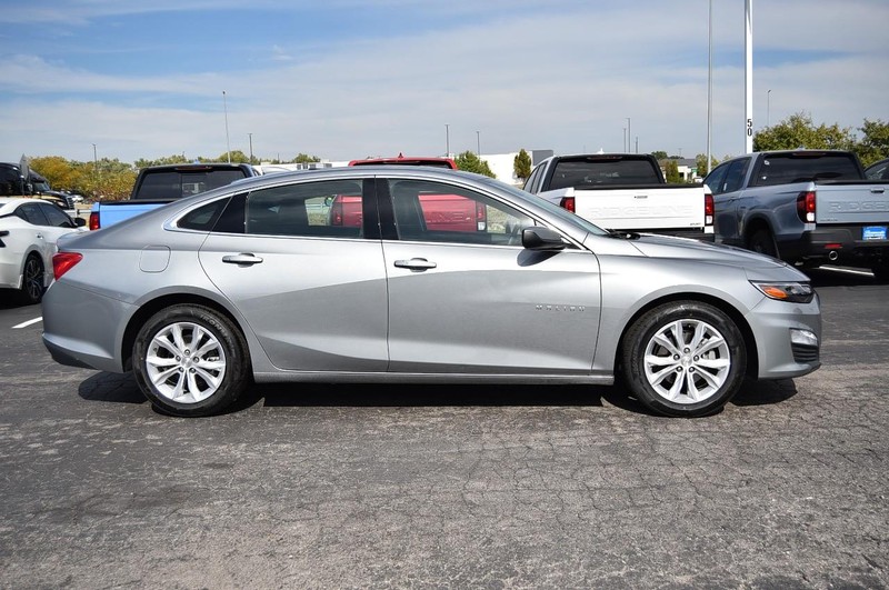 Chevrolet Malibu Vehicle Image 05