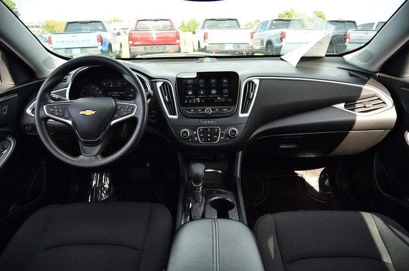 Chevrolet Malibu Vehicle Image 07