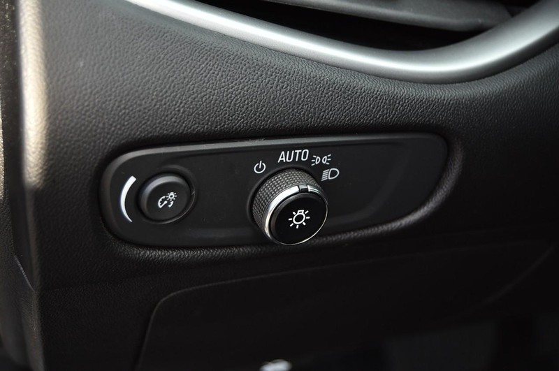 Chevrolet Malibu Vehicle Image 09