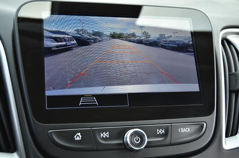 Chevrolet Malibu Vehicle Image 11