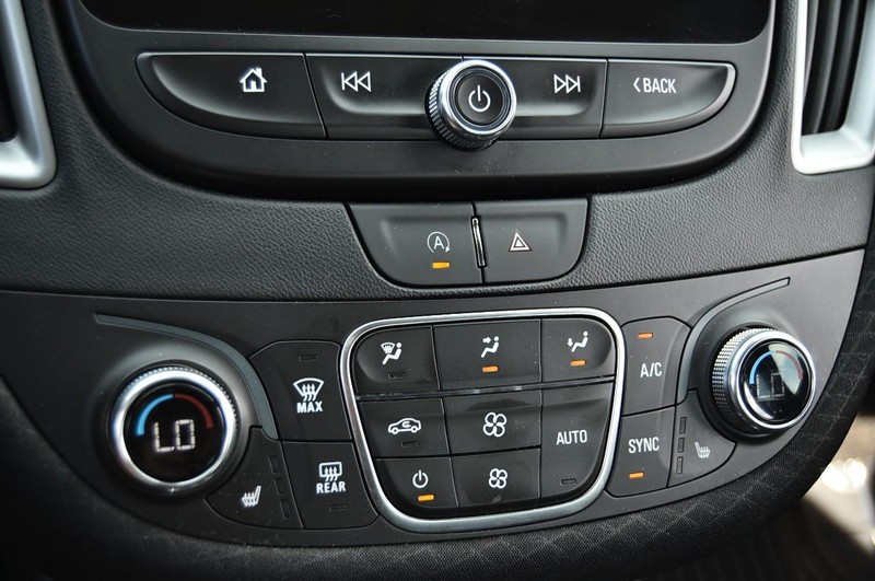 Chevrolet Malibu Vehicle Image 13