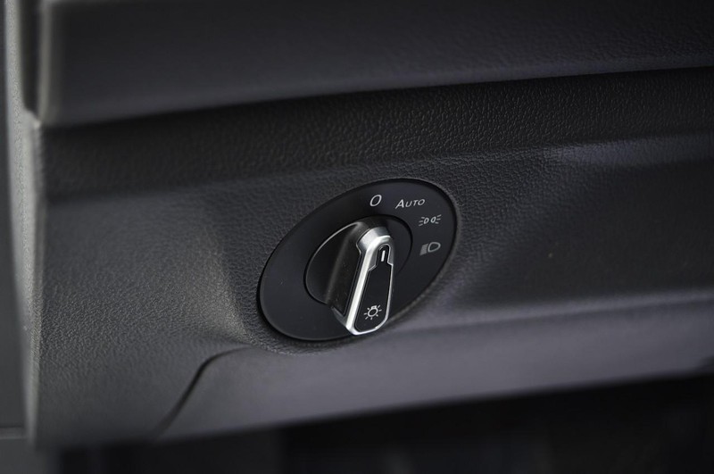 Volkswagen Jetta Vehicle Image 11