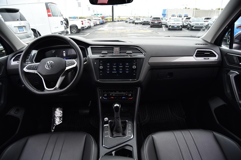 Volkswagen Tiguan Vehicle Image 07