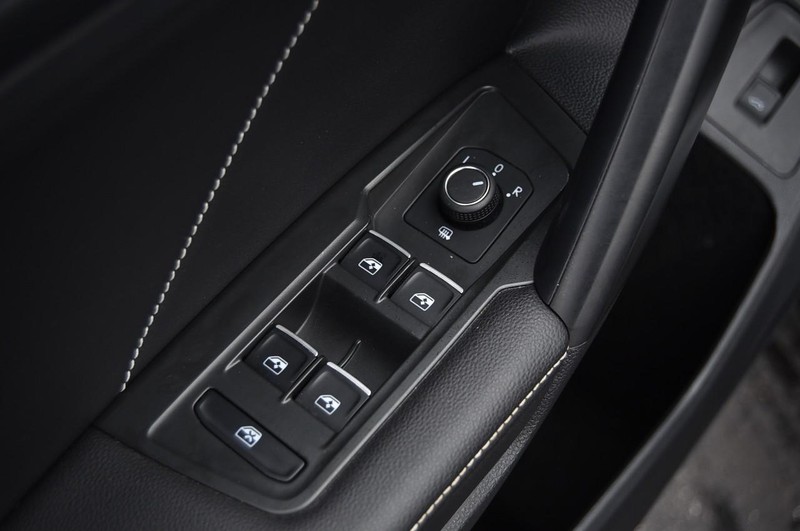 Volkswagen Tiguan Vehicle Image 08