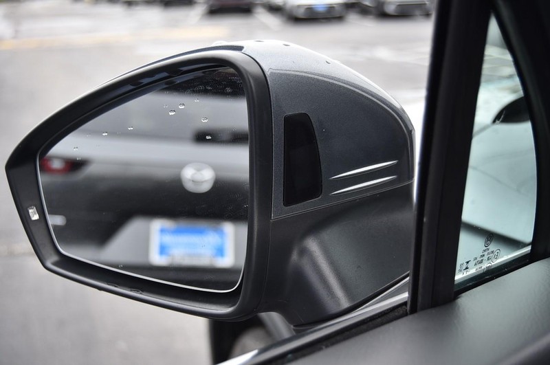 Volkswagen Tiguan Vehicle Image 10