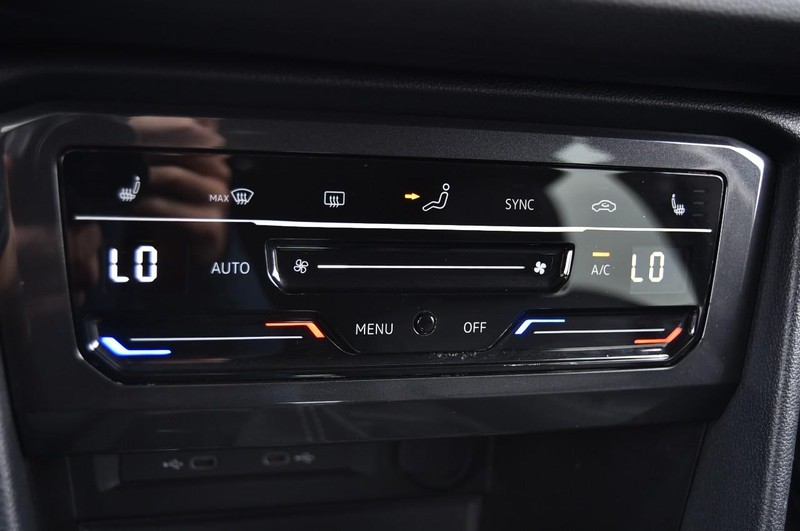 Volkswagen Tiguan Vehicle Image 15