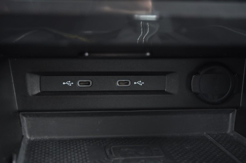 Volkswagen Tiguan Vehicle Image 16