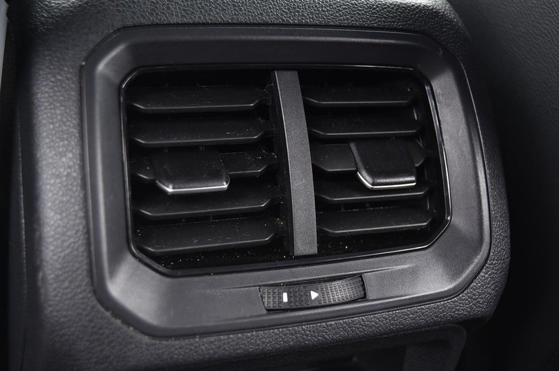 Volkswagen Tiguan Vehicle Image 22