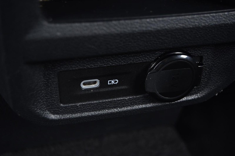 Volkswagen Tiguan Vehicle Image 23