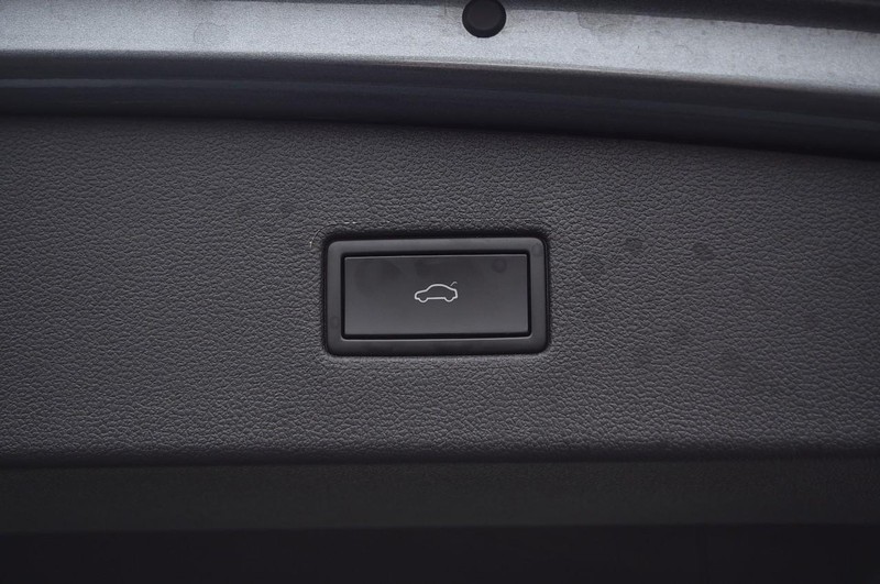 Volkswagen Tiguan Vehicle Image 26