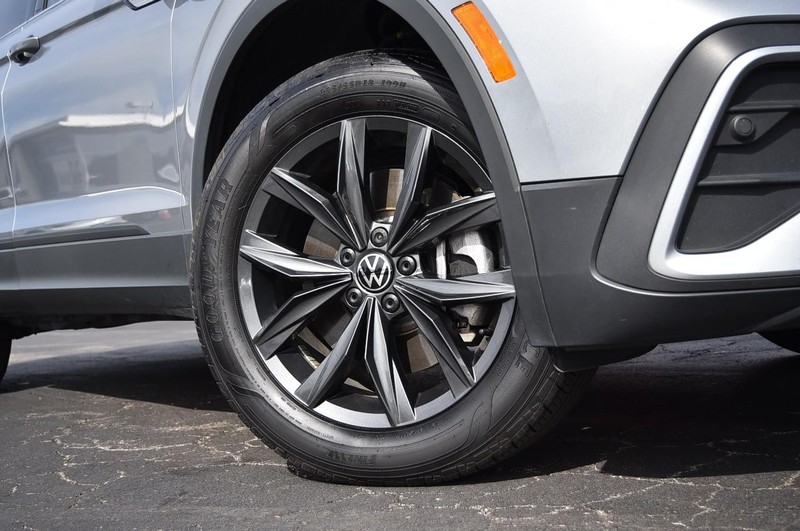 Volkswagen Tiguan Vehicle Image 03