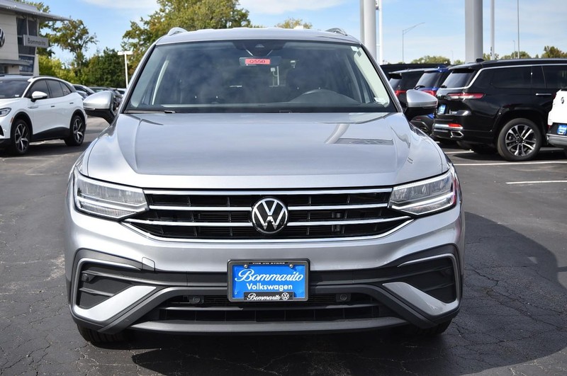 Volkswagen Tiguan Vehicle Image 04
