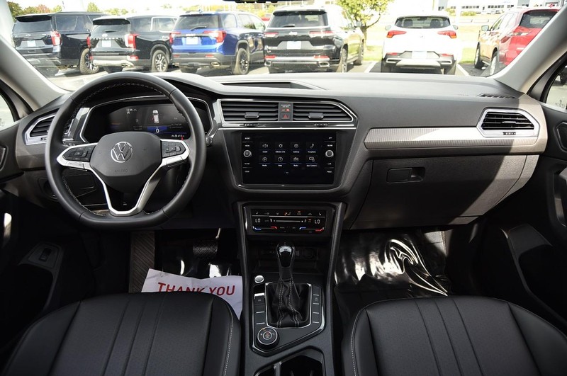 Volkswagen Tiguan Vehicle Image 07