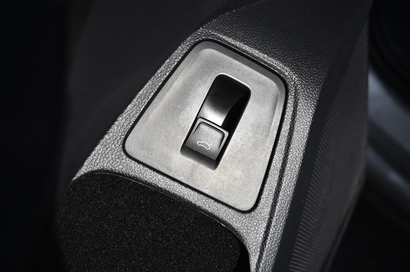 Volkswagen Tiguan Vehicle Image 09