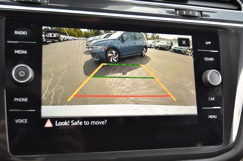 Volkswagen Tiguan Vehicle Image 13