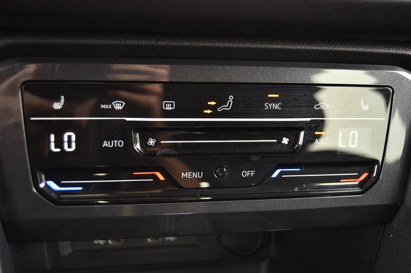 Volkswagen Tiguan Vehicle Image 15