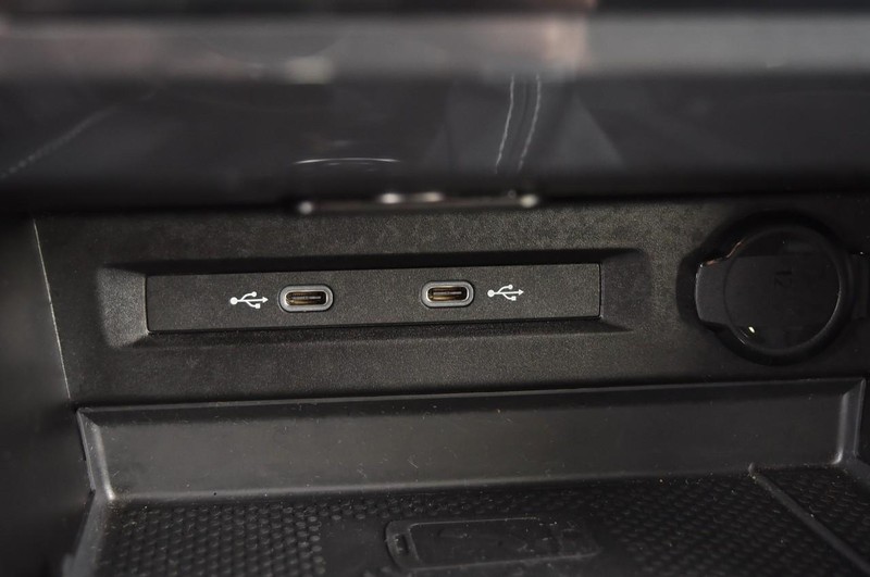 Volkswagen Tiguan Vehicle Image 16