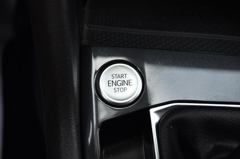 Volkswagen Tiguan Vehicle Image 17