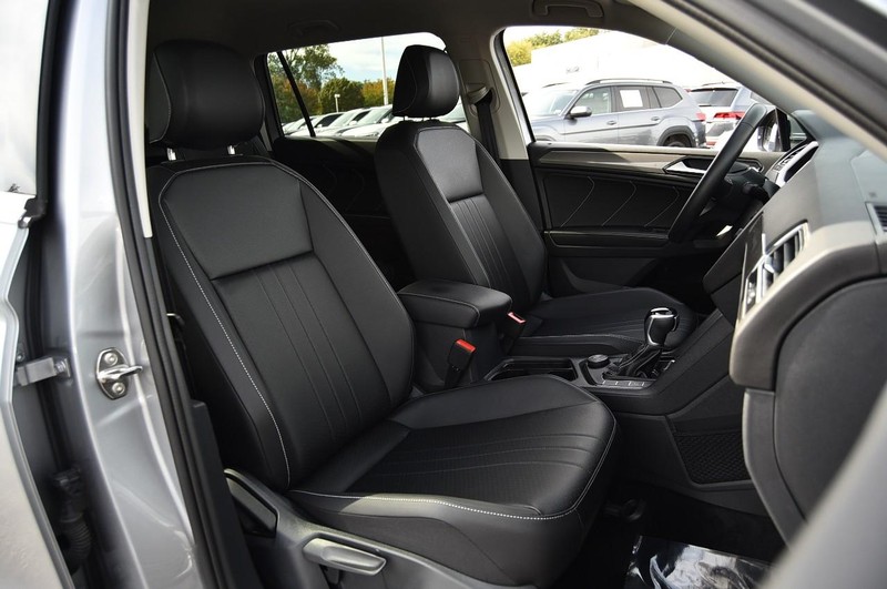 Volkswagen Tiguan Vehicle Image 21