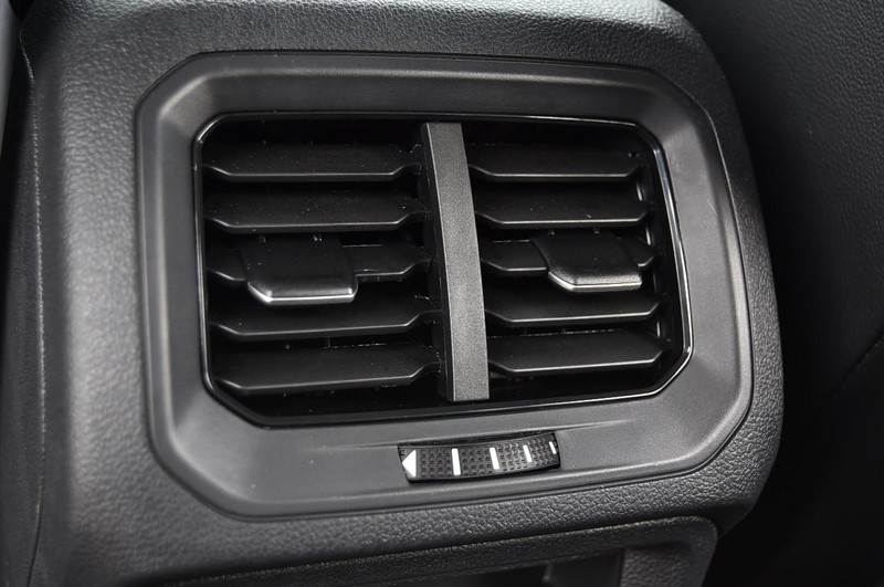 Volkswagen Tiguan Vehicle Image 23