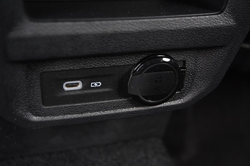 Volkswagen Tiguan Vehicle Image 24