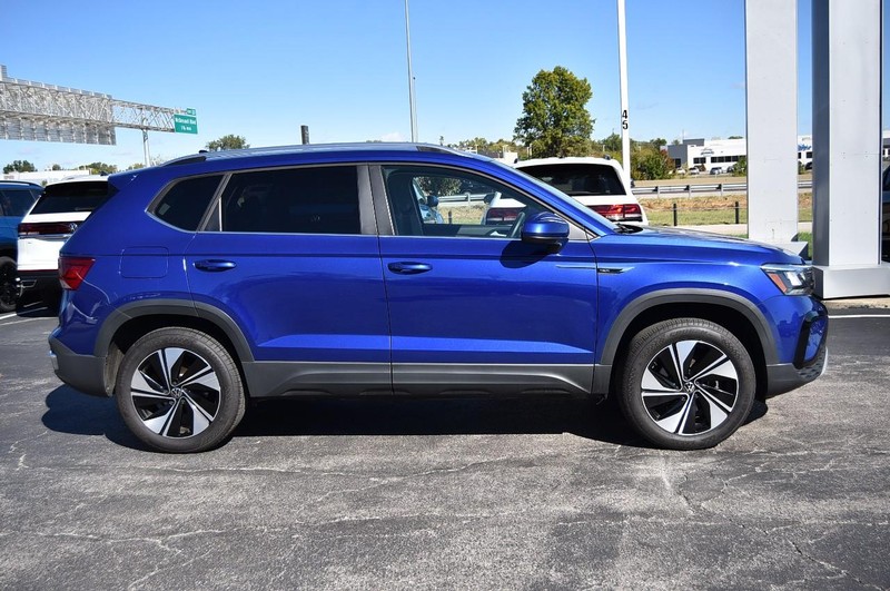 Volkswagen Taos Vehicle Image 05