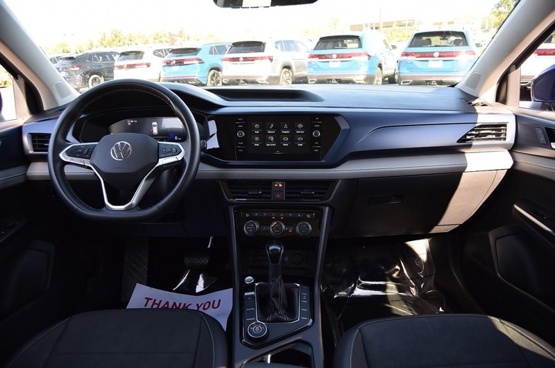Volkswagen Taos Vehicle Image 07