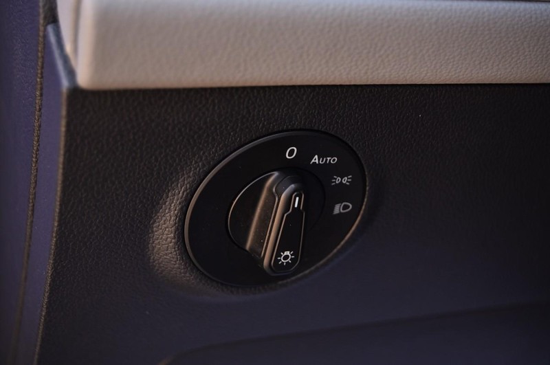 Volkswagen Taos Vehicle Image 11