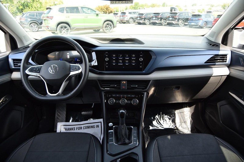 Volkswagen Taos Vehicle Image 07