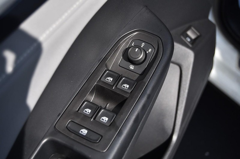 Volkswagen Taos Vehicle Image 08