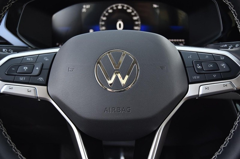 Volkswagen Taos Vehicle Image 18