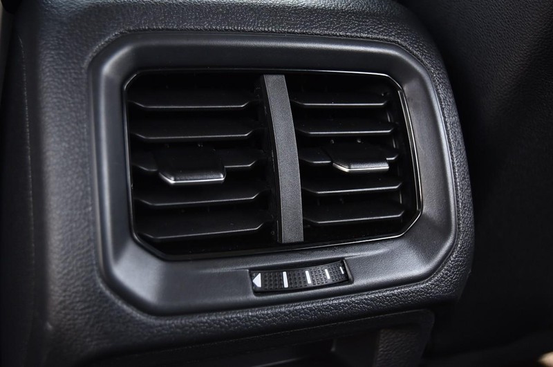 Volkswagen Taos Vehicle Image 22