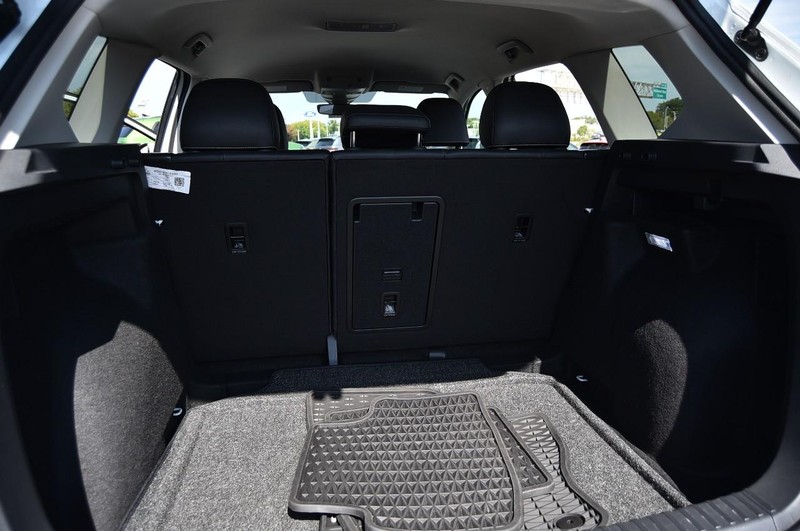 Volkswagen Taos Vehicle Image 24