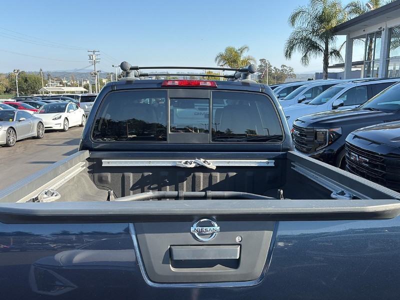 Nissan Frontier Vehicle Full-screen Gallery Image 20