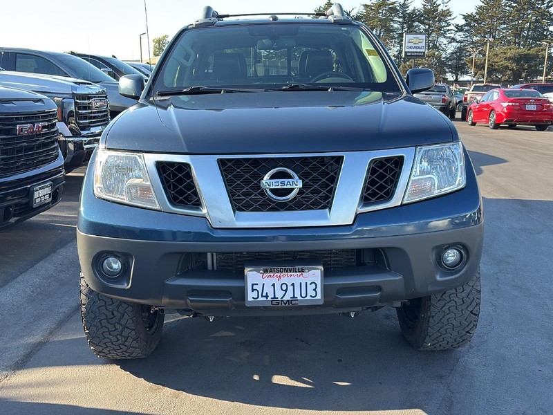 Nissan Frontier Vehicle Full-screen Gallery Image 21