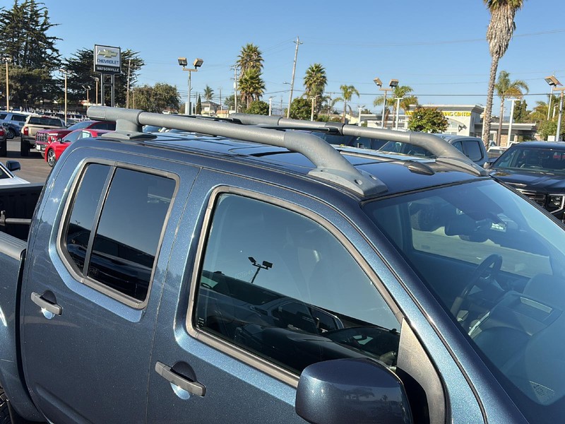 Nissan Frontier Vehicle Full-screen Gallery Image 22