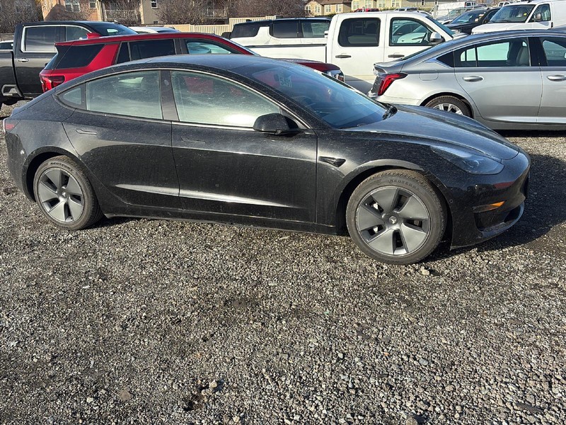 Tesla Model 3 Vehicle Full-screen Gallery Image 03