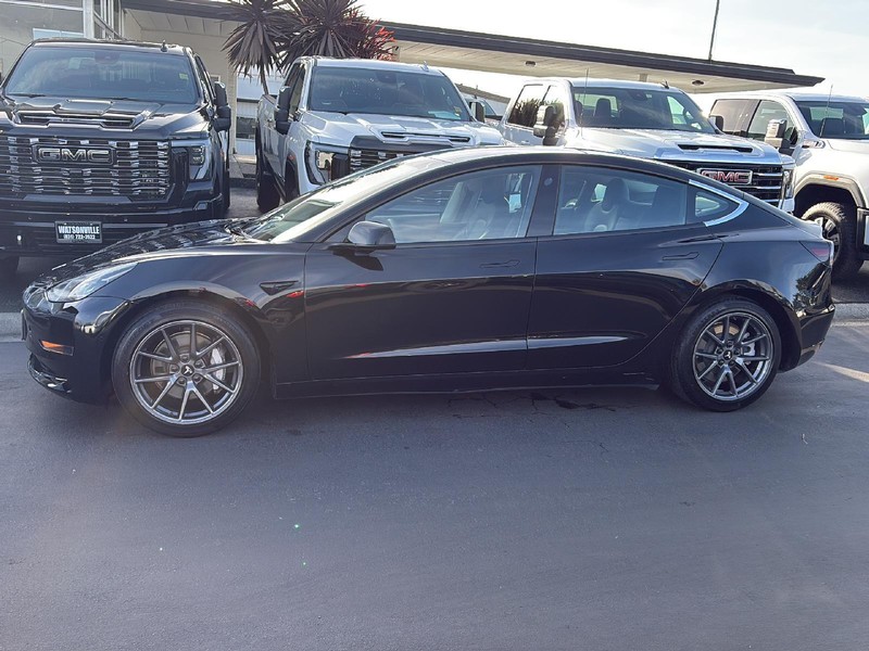 Tesla Model 3 Vehicle Full-screen Gallery Image 09
