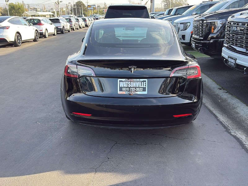 Tesla Model 3 Vehicle Full-screen Gallery Image 11
