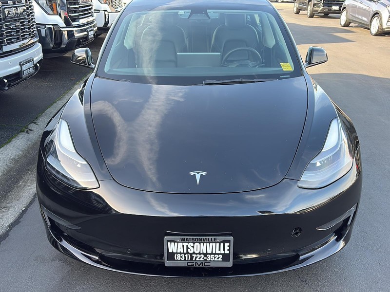 Tesla Model 3 Vehicle Full-screen Gallery Image 14