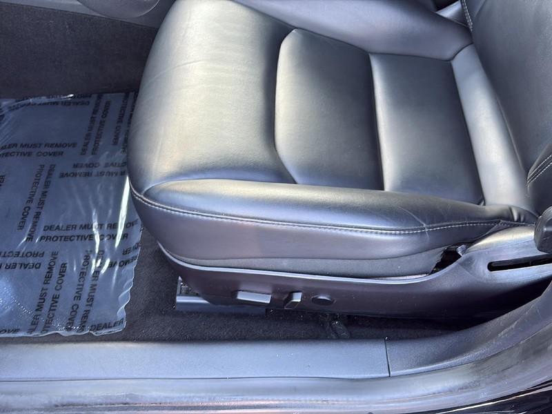 Tesla Model 3 Vehicle Full-screen Gallery Image 17