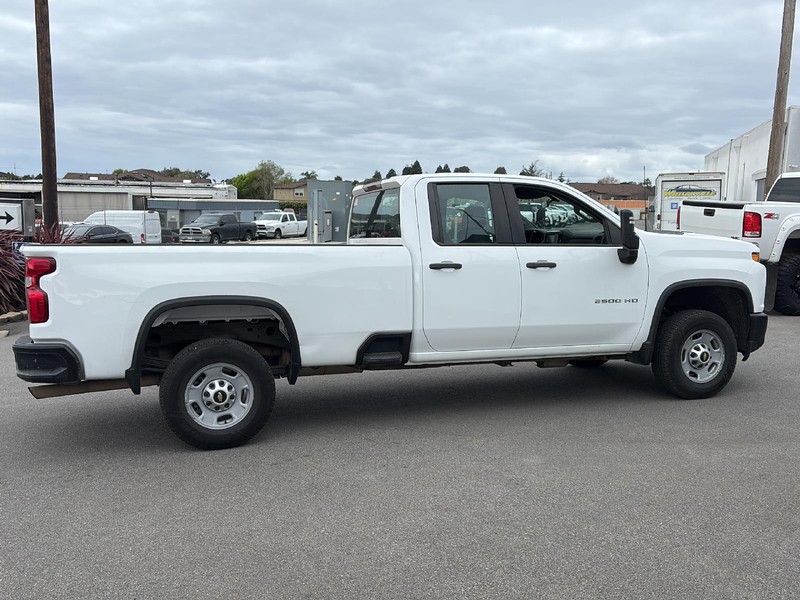 Chevrolet Silverado 2500HD Vehicle Full-screen Gallery Image 02