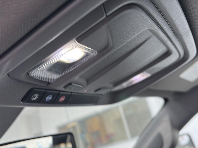 Chevrolet Silverado 2500HD Vehicle Full-screen Gallery Image 20