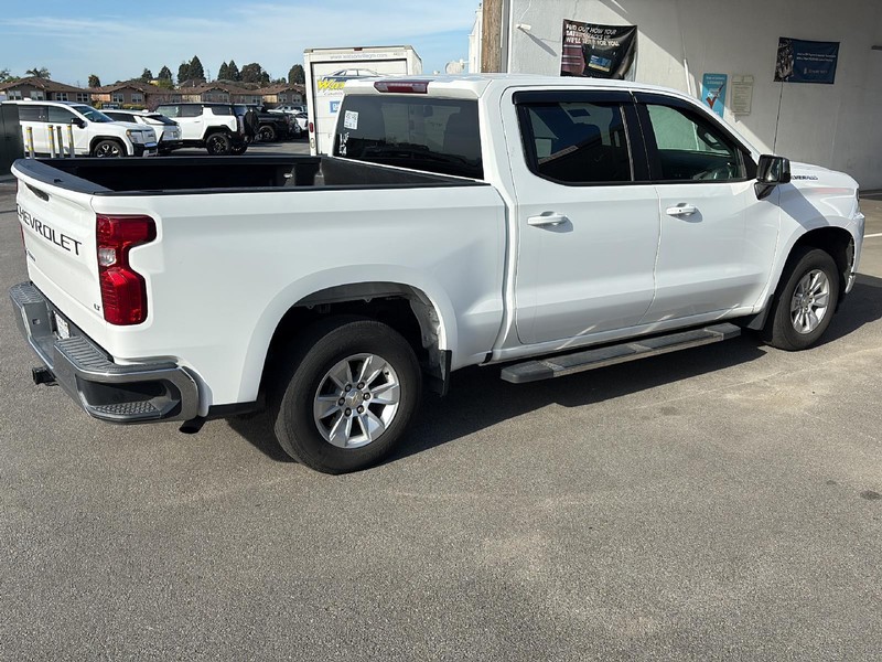 Chevrolet Silverado 1500 Vehicle Full-screen Gallery Image 03