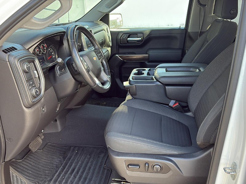 Chevrolet Silverado 1500 Vehicle Full-screen Gallery Image 11