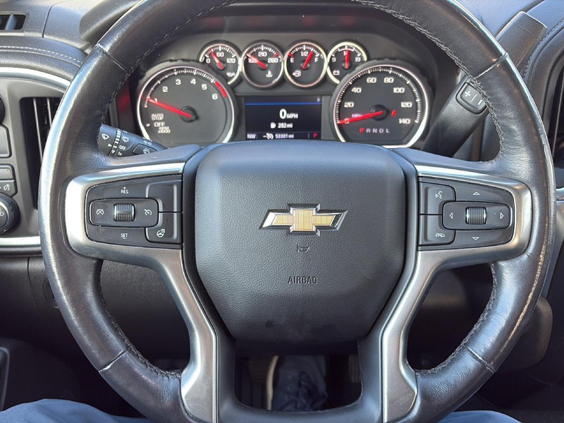Chevrolet Silverado 1500 Vehicle Full-screen Gallery Image 14
