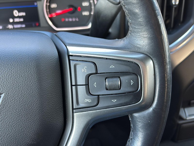 Chevrolet Silverado 1500 Vehicle Full-screen Gallery Image 16