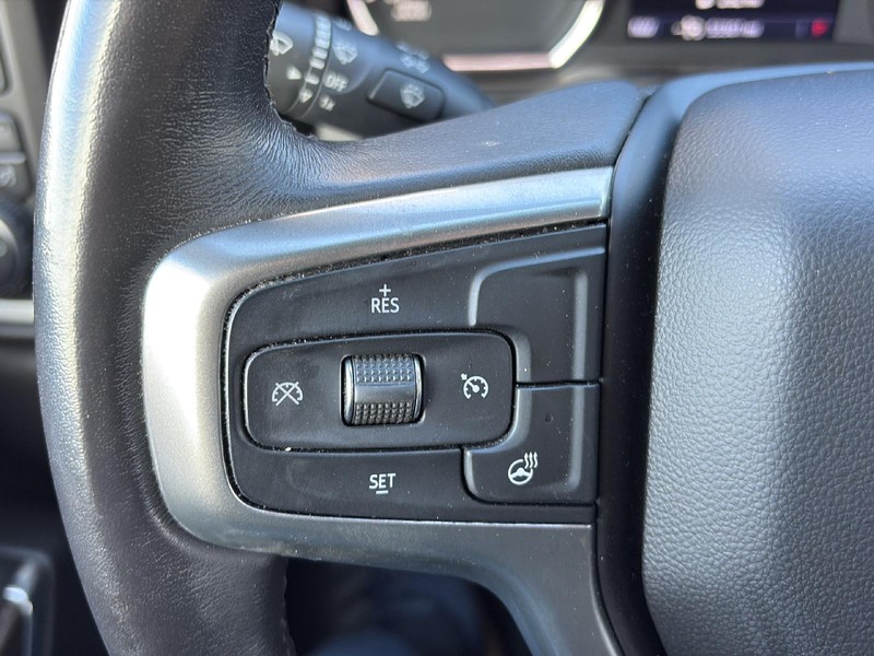 Chevrolet Silverado 1500 Vehicle Full-screen Gallery Image 17